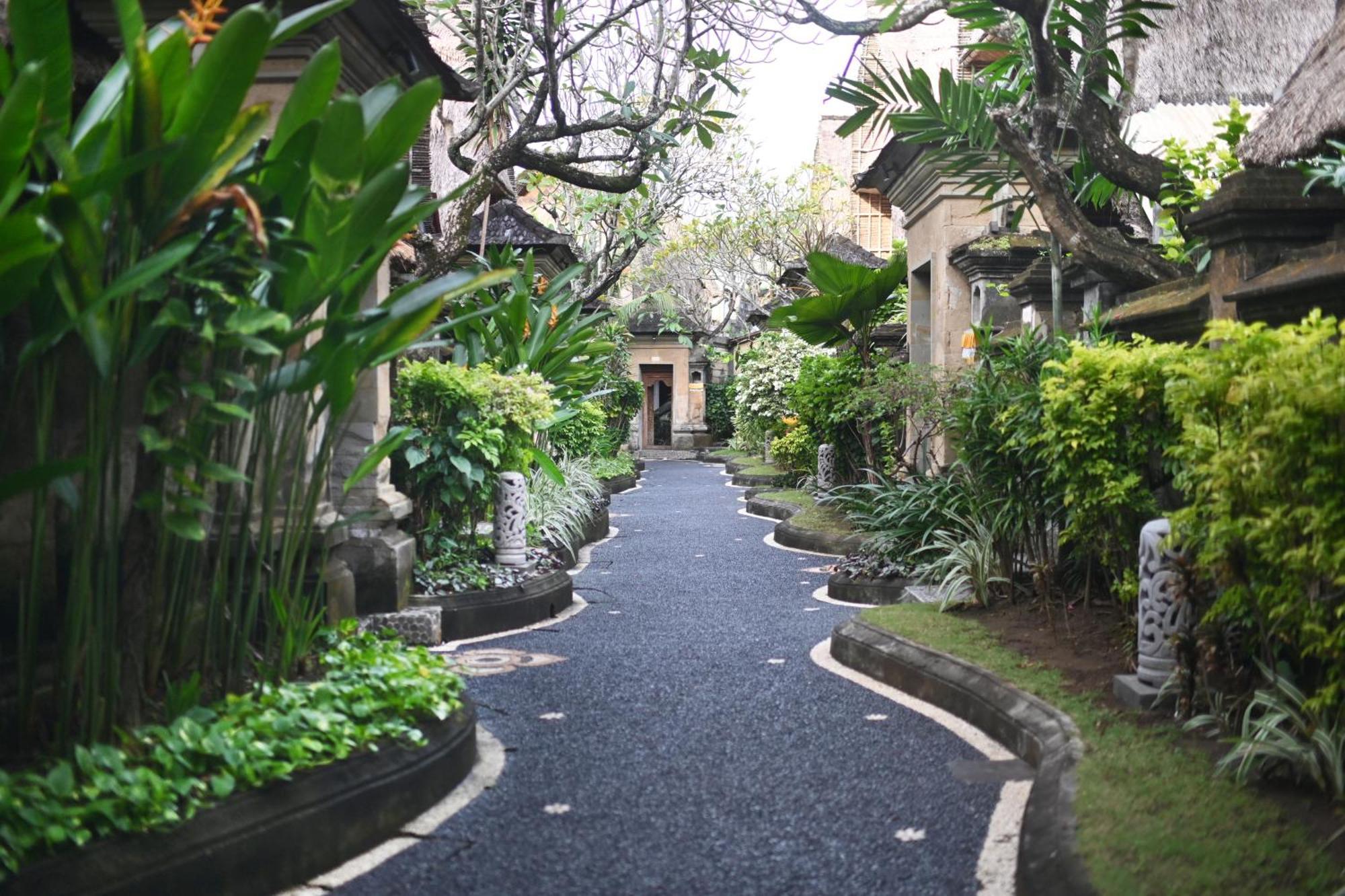 Puri Dewa Bharata & Hotel Legian